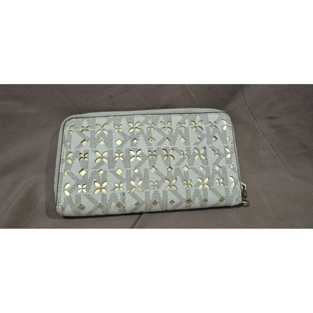 Michael Kors Tan And Gold Laser Cut Wallet 7x4 Inch Zip Around Zip Coin EUC